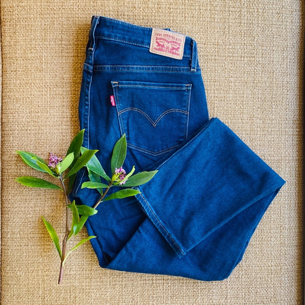 Levi 712 Slim Dark Wash Jean Size 29